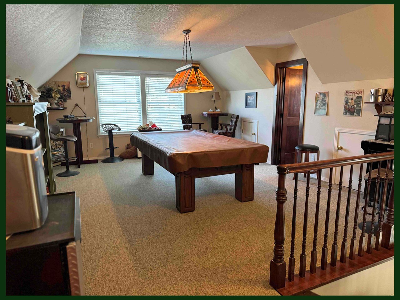 large upstairs loft area